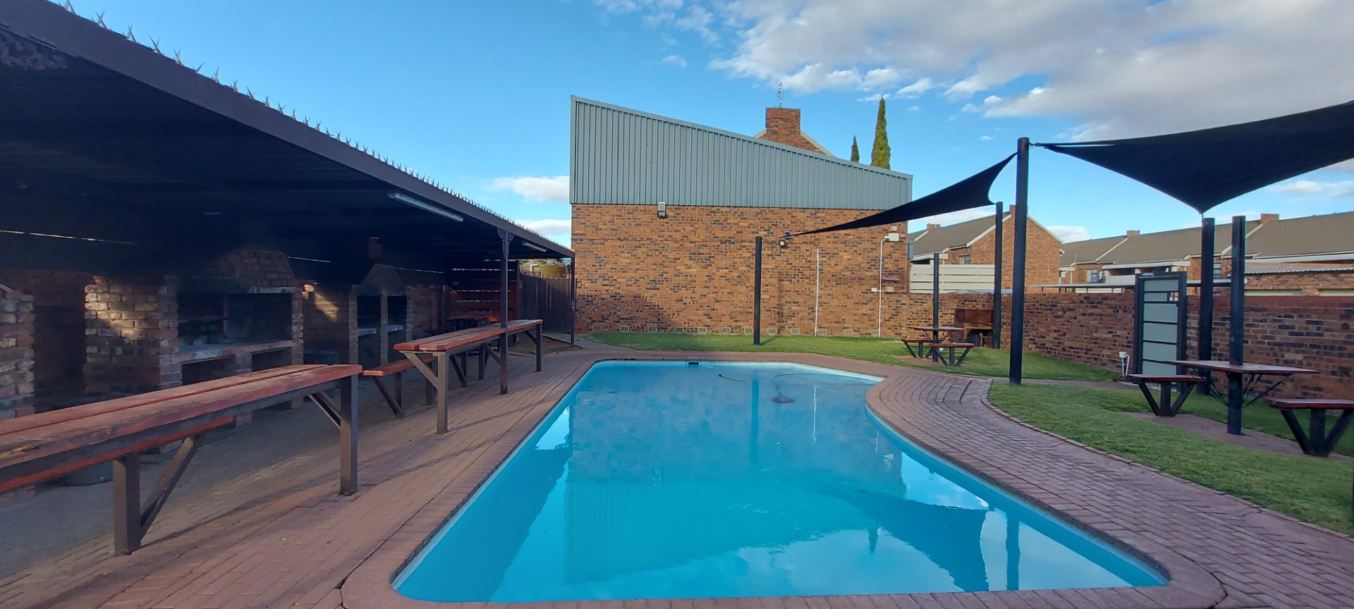 2 Bedroom Property for Sale in Langenhovenpark Free State